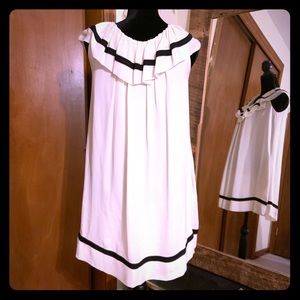 BCBG black white dress! Adorable ruffled collar!